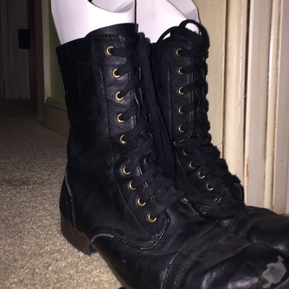 Combat boots