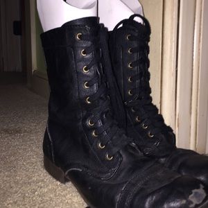 Combat boots