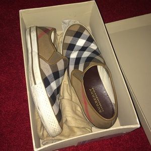 SELLING BURBERRY SNEAKERS (STILL AVAILABLE)
