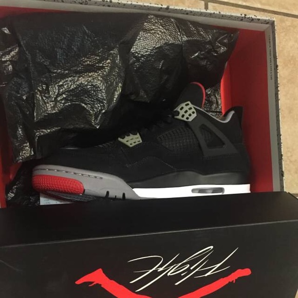 Air Jordan 4 "Bred"