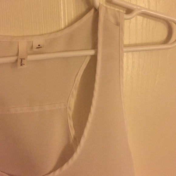 Sold in bundle. Off-white top. Long tank/tunic - Picture 3 of 3