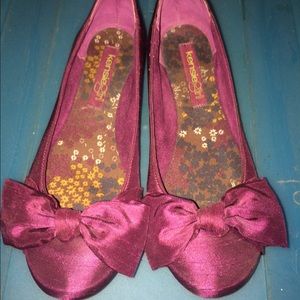 Kensiegirl purple satin flats.