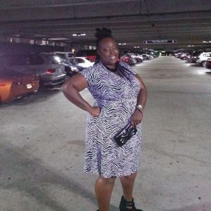 Meet your Posher, Deena