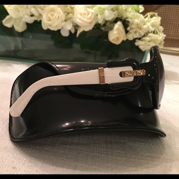 Fendi black oversized B buckle sunglasses main image 4