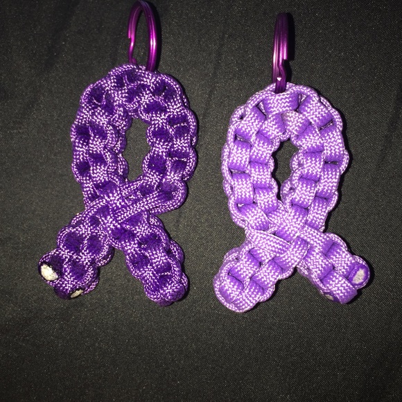 Paracord ribbon keychain 💜💜💜