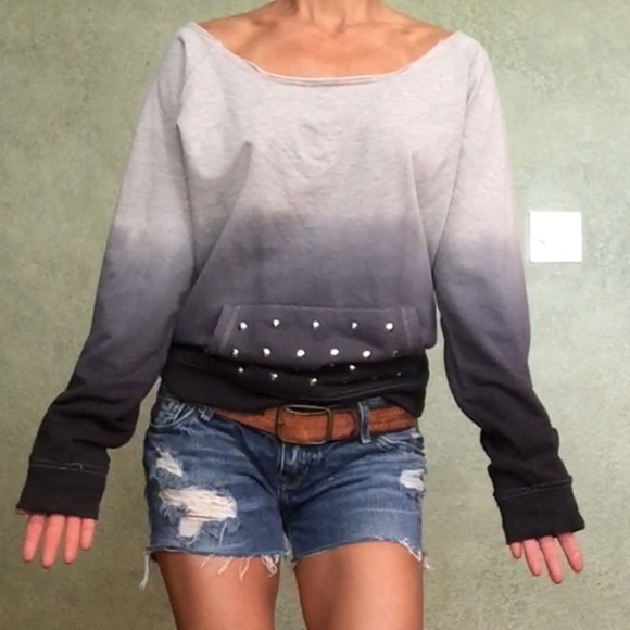 🌟Fabulous sweatshirt with studs🌟 - Picture 3 of 3