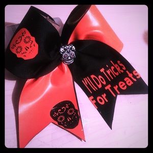 Cheer bow