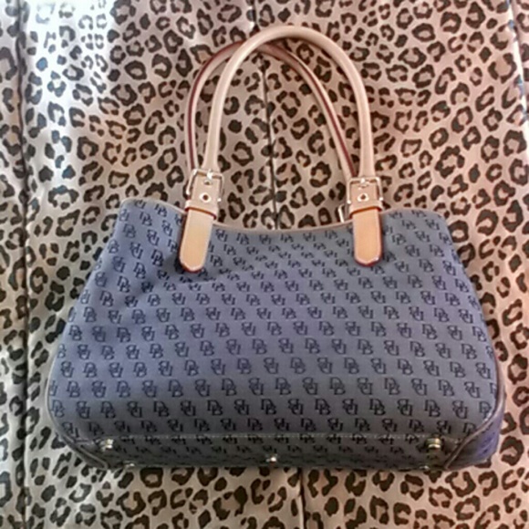Dooney & Bourke purse