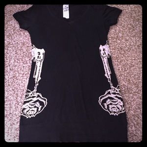 Crash & Burn w/ skull & guns n roses on each side