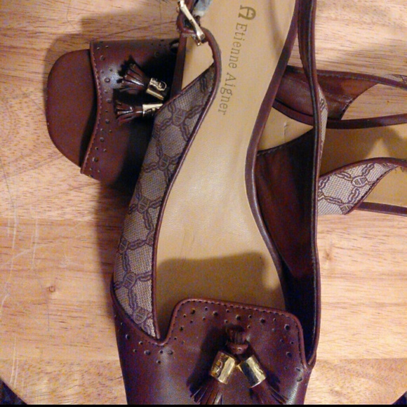 Low heel, sling back Etienne Aigner
