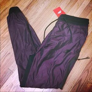 Nike woven T2 women pants