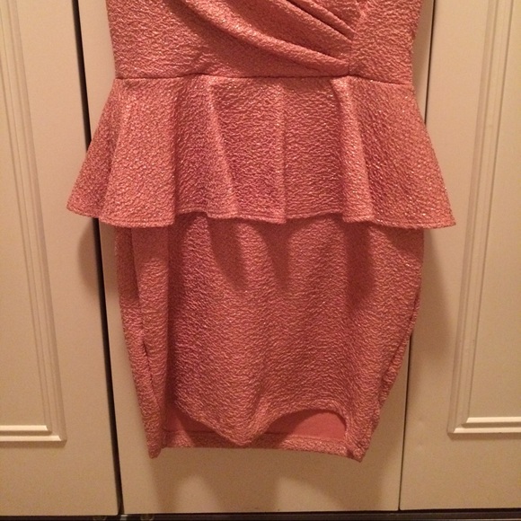 Sparkly short coral dress. - Picture 2 of 2