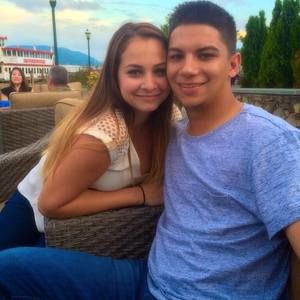 Meet your Posher, Elise