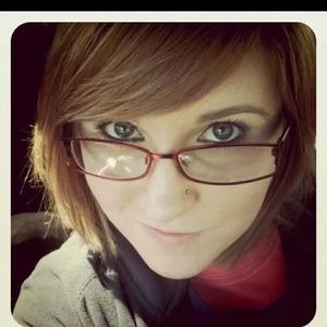 Meet your Posher, Debbie