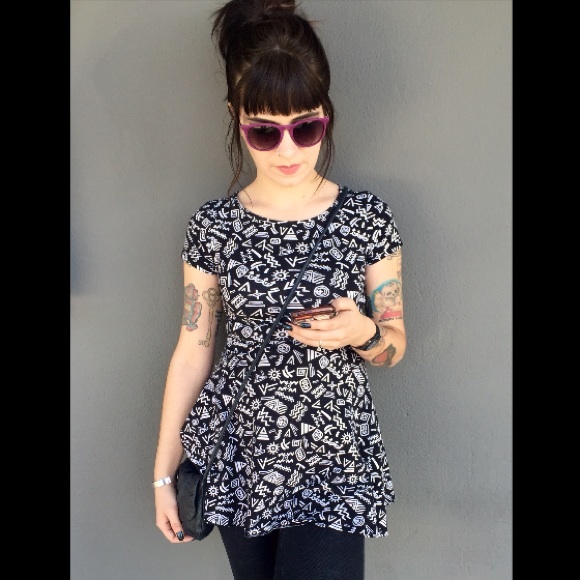 Meet your Posher! - Picture 2 of 4