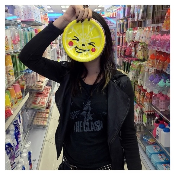 Meet your Posher! - Picture 3 of 4