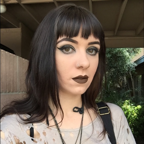 Meet your Posher! - Picture 4 of 4