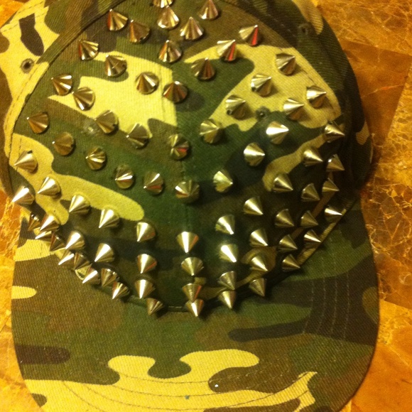 Camouflage with silver spikes SnapBack
