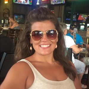 Meet your Posher, Abby