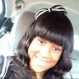 Meet your Posher, Monique