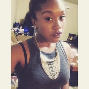 Meet your Posher, Adriane