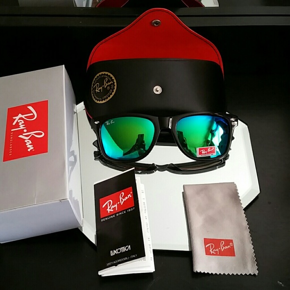55mm wayfarer black shiny frame  green lens