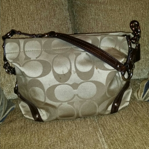 CARLY COACH BAG - Picture 1 of 4