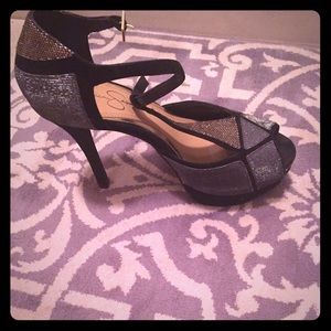 Jessica Simpsons black gold and silver sandal pump