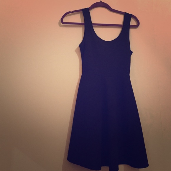 Basic tulip black dress
