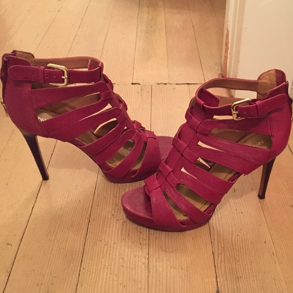 Nine West Cagey Red Heels - Picture 2 of 4