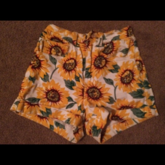 Sunflower high rise shorts!