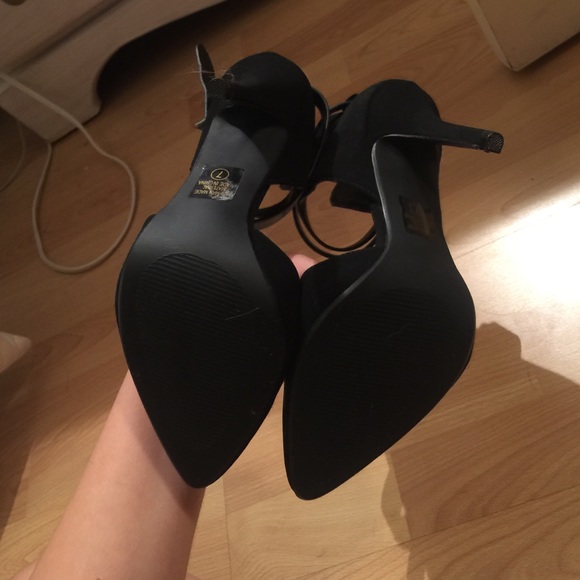 Heels. Never worn :) - Picture 2 of 2