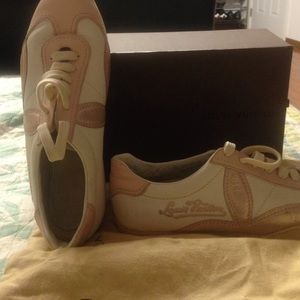 Louis Vuitton Sneaker shoes White and pink. Size 9