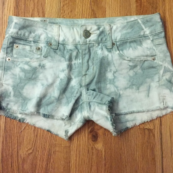 AE Shorts - Picture 3 of 4