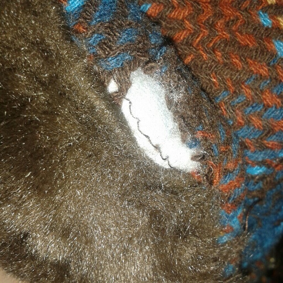 WARM WINTER HATS - Picture 3 of 4