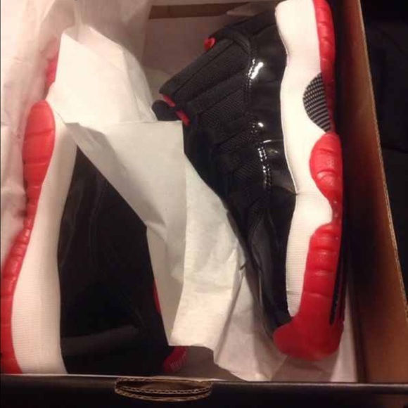 Retro Low Bred 11s - Picture 3 of 4