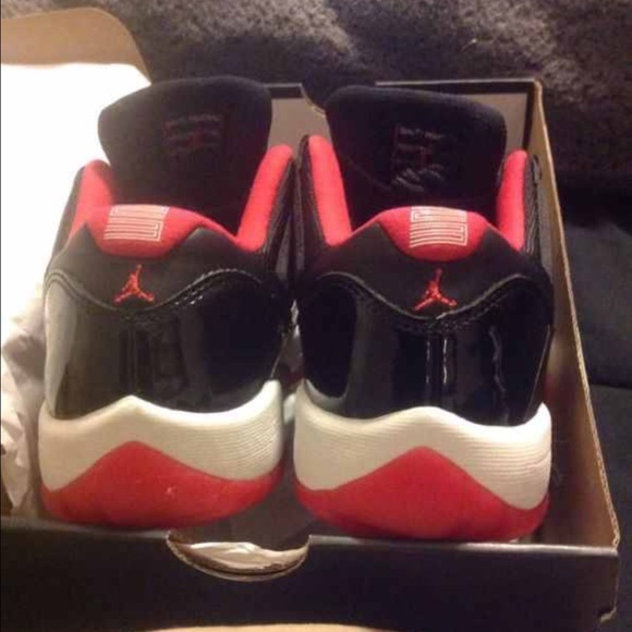 Retro Low Bred 11s - Picture 4 of 4