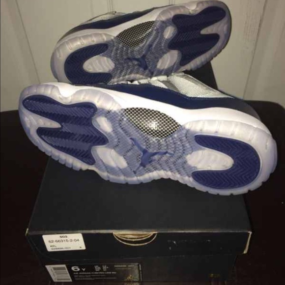 Retro Georgetown 11s - Picture 4 of 4
