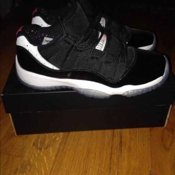 Retro Spacejam Low 11s - Picture 1 of 4