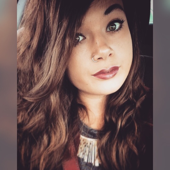 Meet your Posher, Vanessa - Picture 1 of 2