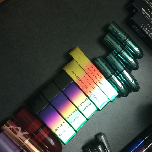 Collection 😍💄 - Picture 4 of 4