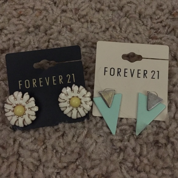 Daisy earrings, and mint/gold earrings💎 - Picture 1 of 1