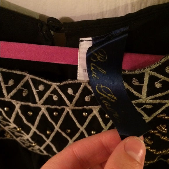 Embroidered black top - Picture 2 of 3