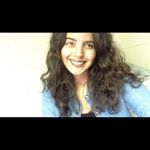 Meet your Posher, Daniela