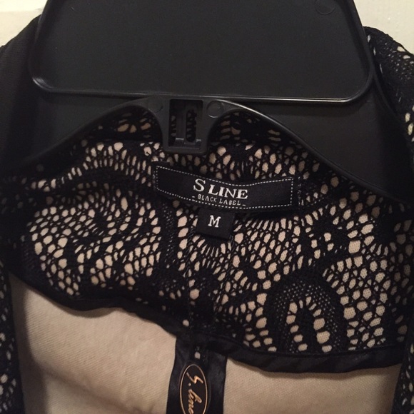 Black Lace Blazer - Picture 2 of 3