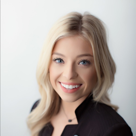 Meet your Posher, Gina - Picture 2 of 3