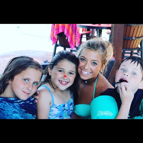 Meet your Posher, Gina - Picture 3 of 3