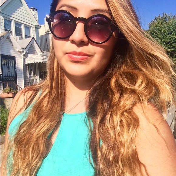 Meet your Posher, Jaqueline