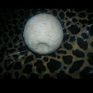 Lush bath bomb