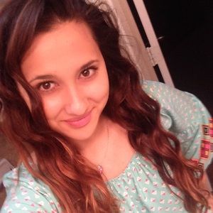 Meet your Posher, Candace